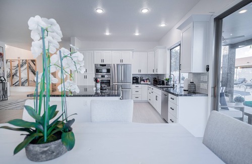 Arabian Views House | Modern Contemporary Showpiece w/Pool, Hot Tub, & Game Room!