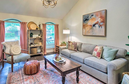 Coppell House | Modern Coppell Retreat w/ Patio + Fire Pit!