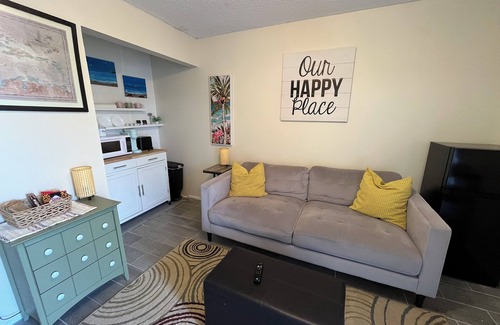 Ventura Apartment | Modern corporate apartment in welcoming Orlando with WiFi, AC, Outside patio