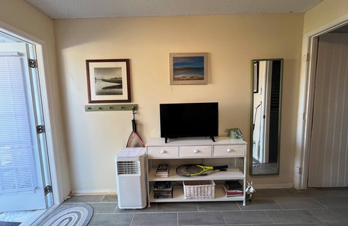 Ventura Apartment | Modern corporate apartment in welcoming Orlando with WiFi, AC, Outside patio