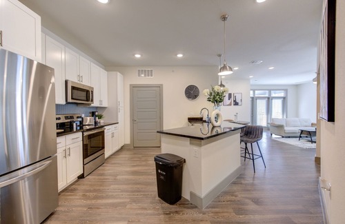 Conroe Apartment | Modern Corporate Apartment