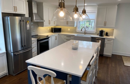 Morell Cottage | Modern Cottage 2 Mins From Lakeside Beach-Your Perfect Beach and Golf Retreat!☀️