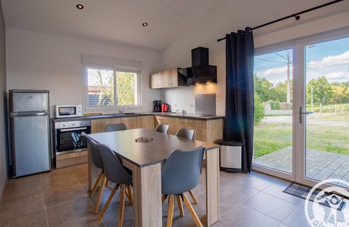 La Renaudiere Cottage | Modern Cottage Between Cholet and Nantes with Terrace and Pond