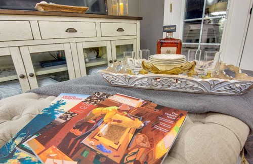 Newcastle House | Modern Cottage Charmer/ Outdoor Enthusiast Mecca & One Mile to Folsom Lake
