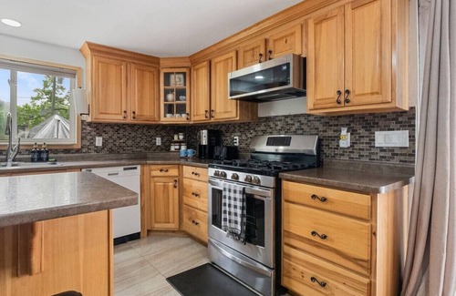 Fort Erie Apartment | Modern Cottage Getaway with Pool