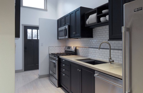 Carbondale Cottage | Modern Cottage In Old Town Carbondale - Three Blocks To Restaurants & Shops
