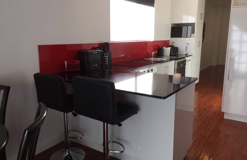 Mil-lel House | Modern Cottage in peaceful setting, dog door to large fenced yard, farm walks.