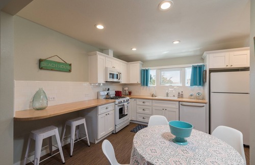 Morro Bay House | Modern Cottage In The Heart Of Downtown Morro Bay