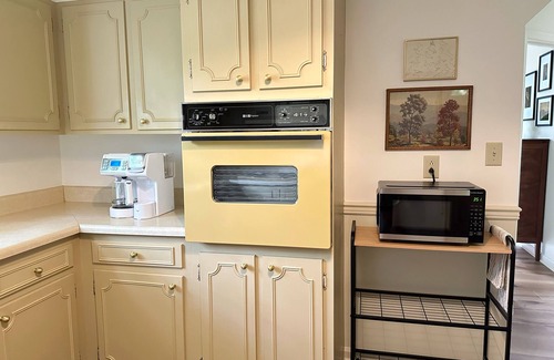 Jonesborough House | Modern cottage minutes from historic downtown Jonesborough