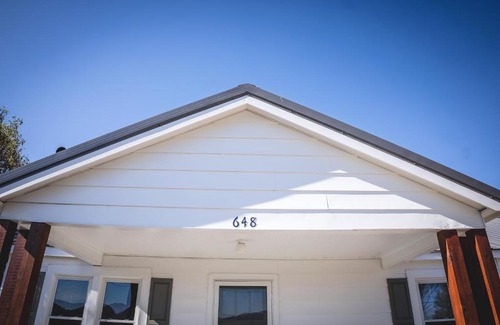 Morganton House | Modern Cottage Near Hospitals and Brewery!