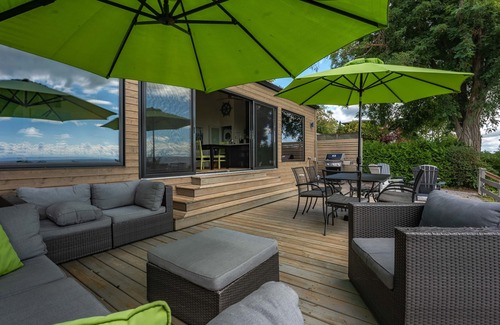 Port Dover Cottage | Modern Cottage on the Lake - Amazing Views!