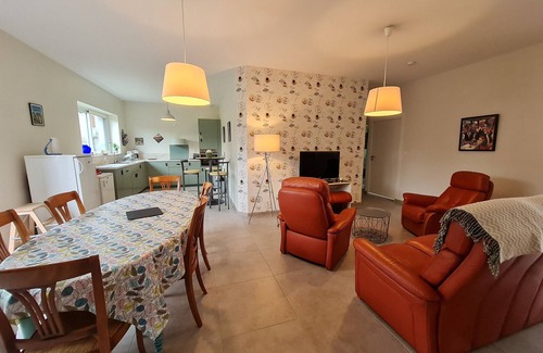Mardie Cottage | Modern Cottage with Heated Pool near Loire, Orleans