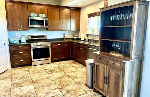 Dinuba Other | Modern Country Farmhouse:nNear Visalia & Sequoia National Park!