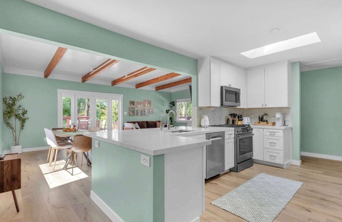 Sebastopol House | Modern Country Home | Near Downtown & Bike Trail
