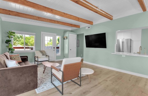 Sebastopol House | Modern Country Home | Near Downtown & Bike Trail