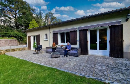 Chassenon House | Modern Countryside Bungalow, Ensuite Rooms, Garden