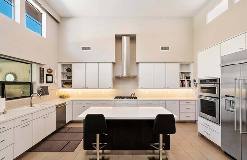 Coachella Valley House | Modern Cove Oasis. Double private lot, lap pool, close to trails and Old Town