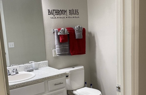 Houston Apartment | Modern Cozy 1bd/1ba 15mins from IAH