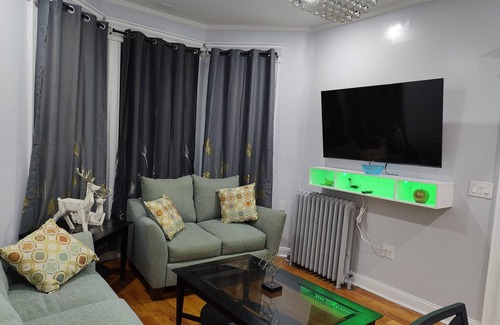 Jamaica Estates House | Modern Cozy 1BR/BA apartment, Minutes from JFK/LGA/Manhattan