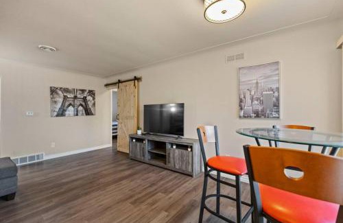 Shelby Township Apartment | Modern Cozy 2b apt in Shelby Twp