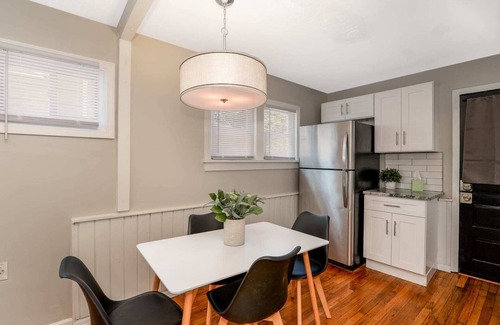 Brook Park House | Modern & Cozy 2BR Home – Elevate Your Stay!