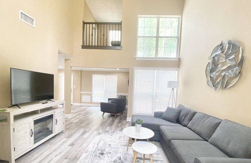 Lawrenceville House | 🌈Modern Cozy 3 BR/2.5 Baths Convenient Location - Corporate Housing Welcome!