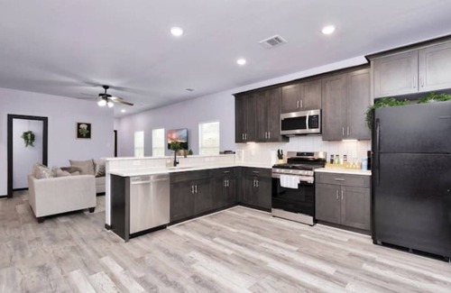 Northeast Houston House | Modern, Cozy 4 Bedroom home in Northeast Houston