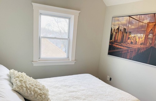 Washington Park Apartment | Modern & Cozy Apartment in Providence