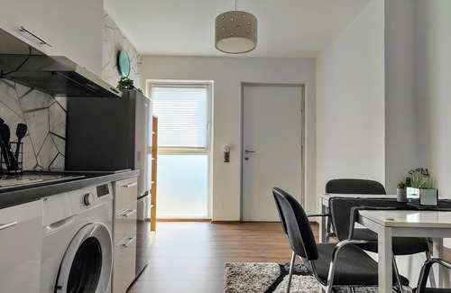 Hochemmerich Apartment | Modern cozy apartment with a big patio in a green neighborhood