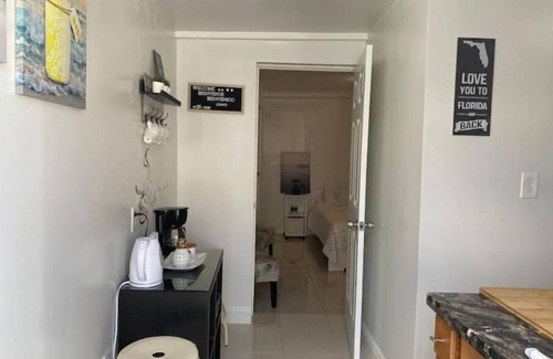 Hialeah Apartment | Modern Cozy Apartment in Hialeah Miami Int Airport