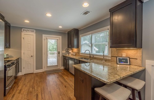 East Atlanta House | Modern Cozy Bungalow in East Atlanta Village