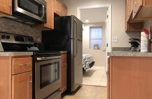 H Street Corridor House | Modern Cozy Capitol Hill/H Street 1 Bedroom Basement Apt