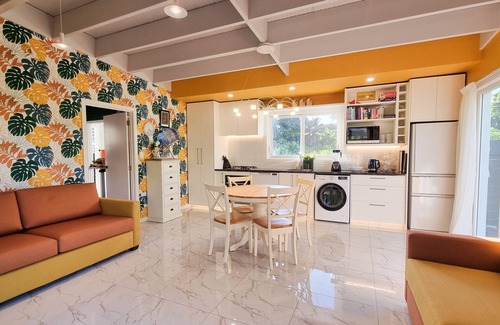 Turangi Tapere Cottage | Modern, Cozy & near Muri Beach - Unwind & Reconnect at Mapere Retreat