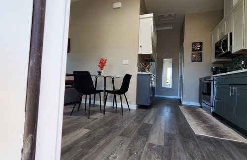Eugene Apartment | Modern Cozy Furnished Retreat in Fabulous Eugenen
