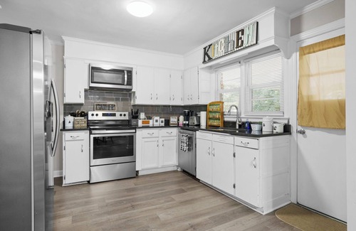Rocky Mount House | Modern & Cozy Home Mins to everythingnn