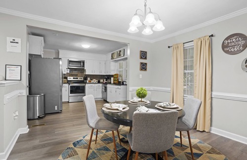 Rocky Mount House | Modern & Cozy Home Mins to everythingnn