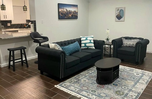 Houston House | Modern cozy home near Downtown Houston and major hospitals