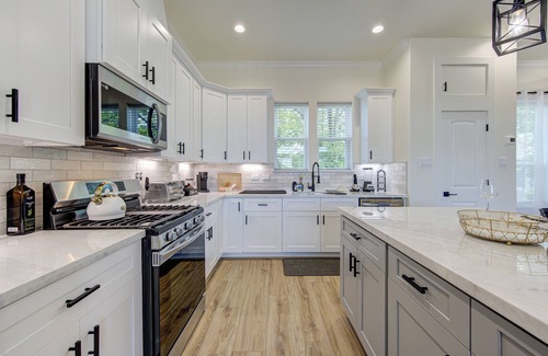 Greater Third Ward House | Modern Cozy Home with King Bed