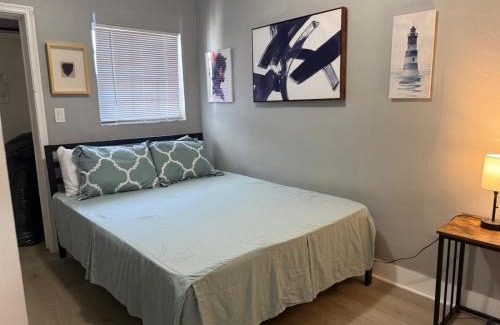 Little Haiti House | Modern cozy home with private patio - Sleeps 6