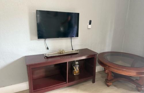 Little Haiti House | Modern cozy home with private patio - Sleeps 6