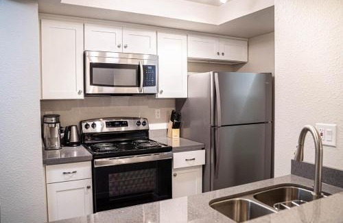 Bridle Trails House | Modern Cozy next to Microsoft, Queen Bed, Parking