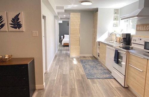 West Kelowna Estates House | Modern & cozy Okanagan nature retreat with king suite and full kitchen