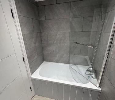 Levenshulme Apartment | Modern Cozy One Bedroom Apartment