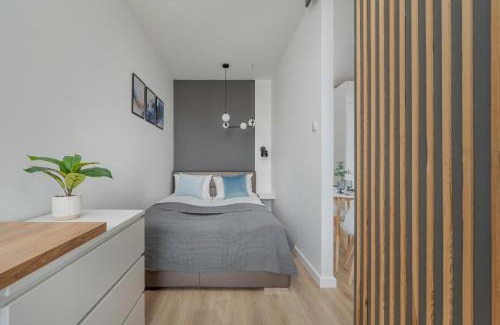 Fabryczna Apartment | Modern & Cozy Przedmiejska Apartment in Wroclaw by Noclegi Renters