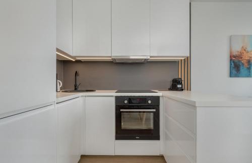 Fabryczna Apartment | Modern & Cozy Przedmiejska Apartment in Wroclaw by Noclegi Renters