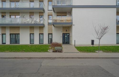 Fabryczna Apartment | Modern & Cozy Przedmiejska Apartment in Wroclaw by Noclegi Renters