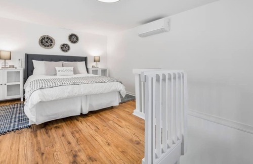 Lafontaine House | *Modern Cozy Retreat* - 1.5 Hr From Toronto!