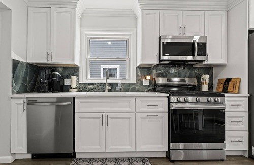Clawson House | Modern Cozy Retreat