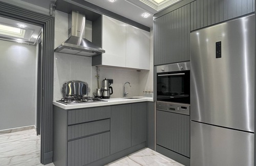 Zeytinburnu Apartment | Modern Cozy Studio next to Fisekhane & Marmaray