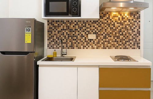 Don Bosco Condo | “Modern Cozy Unit with Balcony & Fast Wi-Fi – Near SM Bicutan”
